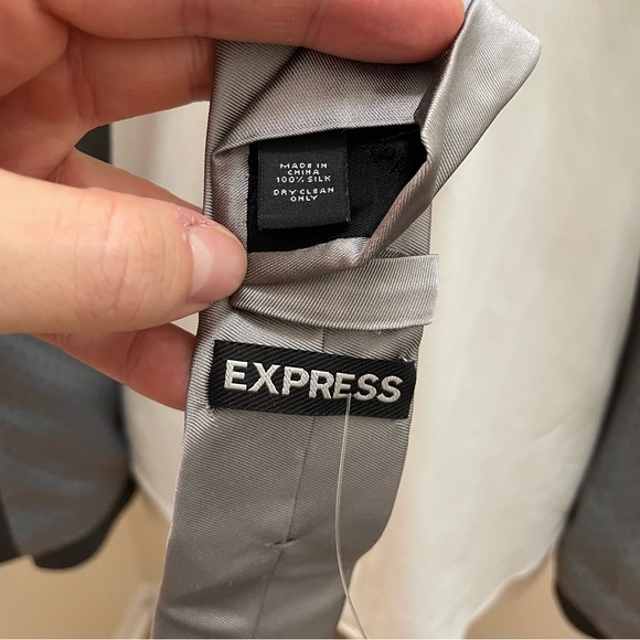 Express Gray Wool Skinny Fit Innovator Full Suit With Shirt & Tie Size 36R Small - Picture 15 of 16